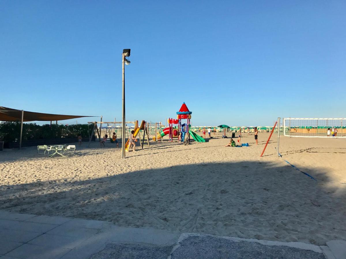 Dena Chalets - Lido Di Spina At The Beach Екстер'єр фото